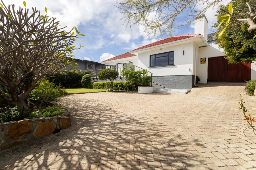To Let 3 Bedroom Property for Rent in Camps Bay Western Cape
